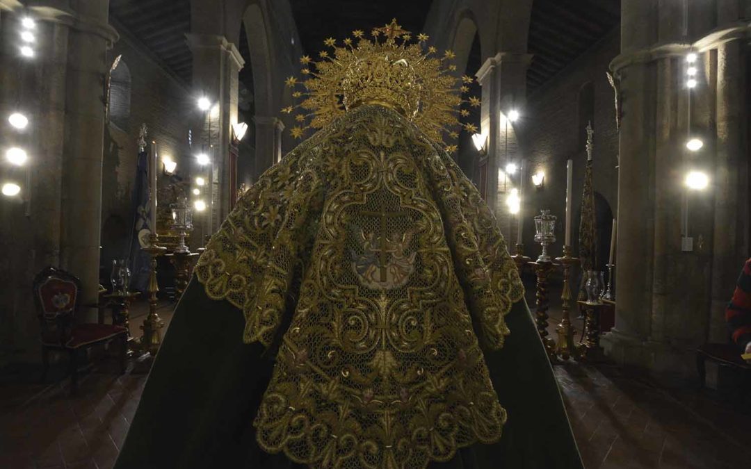 BESAMANOS A NUESTRA SEÑORA DE LA AURORA