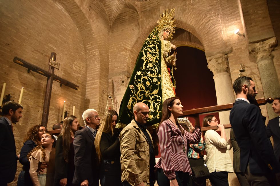 Traslado al paso de Nuestra Señora de la Aurora