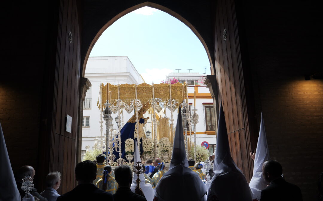 Acceso a Santa Marina el Domingo de Resurrección