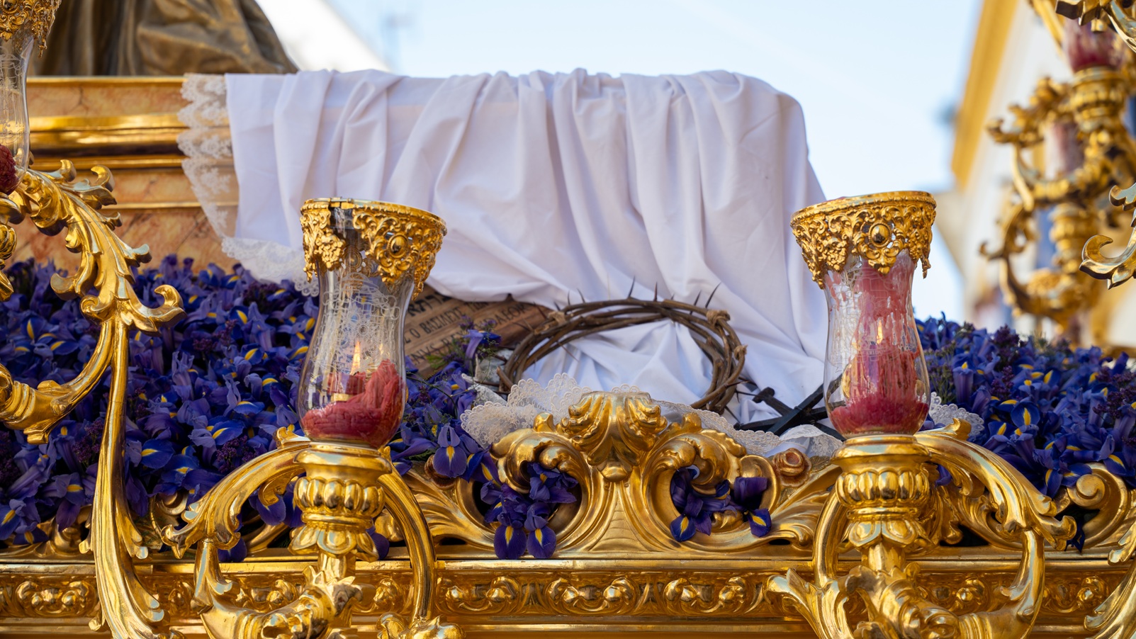Misa por el eterno descanso de nuestros hermanos difuntos